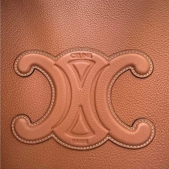 MEDIUM CABAS ANAÏS CUIR TRIOMPHE IN GRAINED CALFSKIN
Like new - Picture 15 of 16